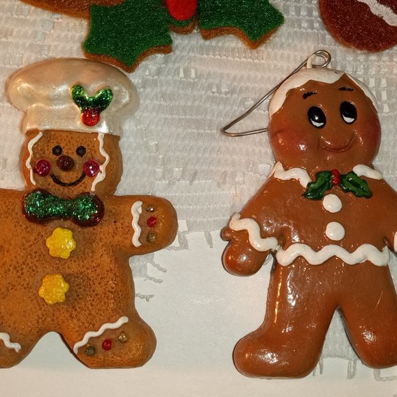 VINTAGE COLORFUL VARIETY OF CHRISTMAS TREE ORNAMENTS, LOT OF 12 - Picture 5 of 12